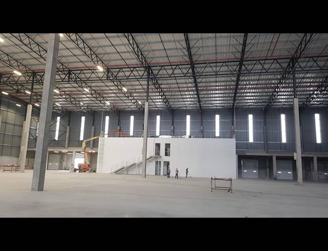 5,600M² WAREHOUSE TO LET IN BRACKENFELL CENTRAL